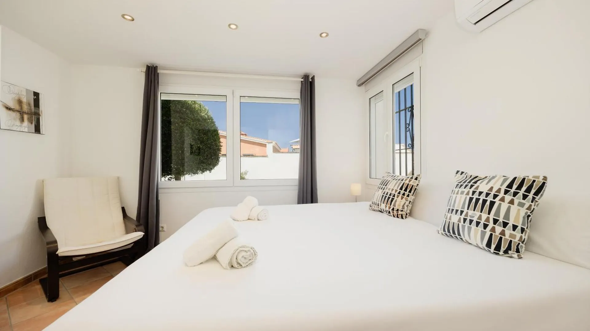 In The Second Line, Modern Beachfront Holiday Home In Costabella, Marbella