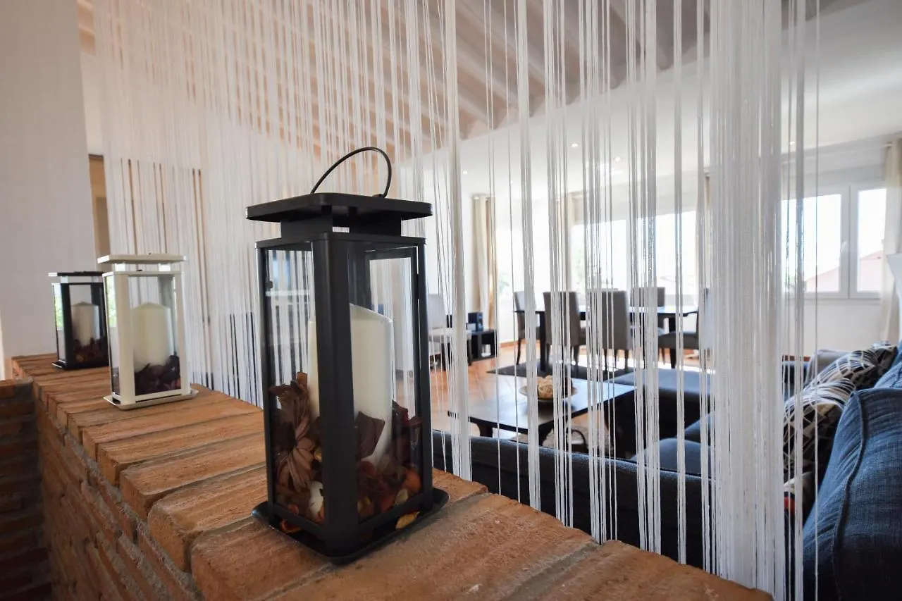 In The Second Line, Modern Beachfront Holiday Home In Costabella, 마르베야 0*,  스페인