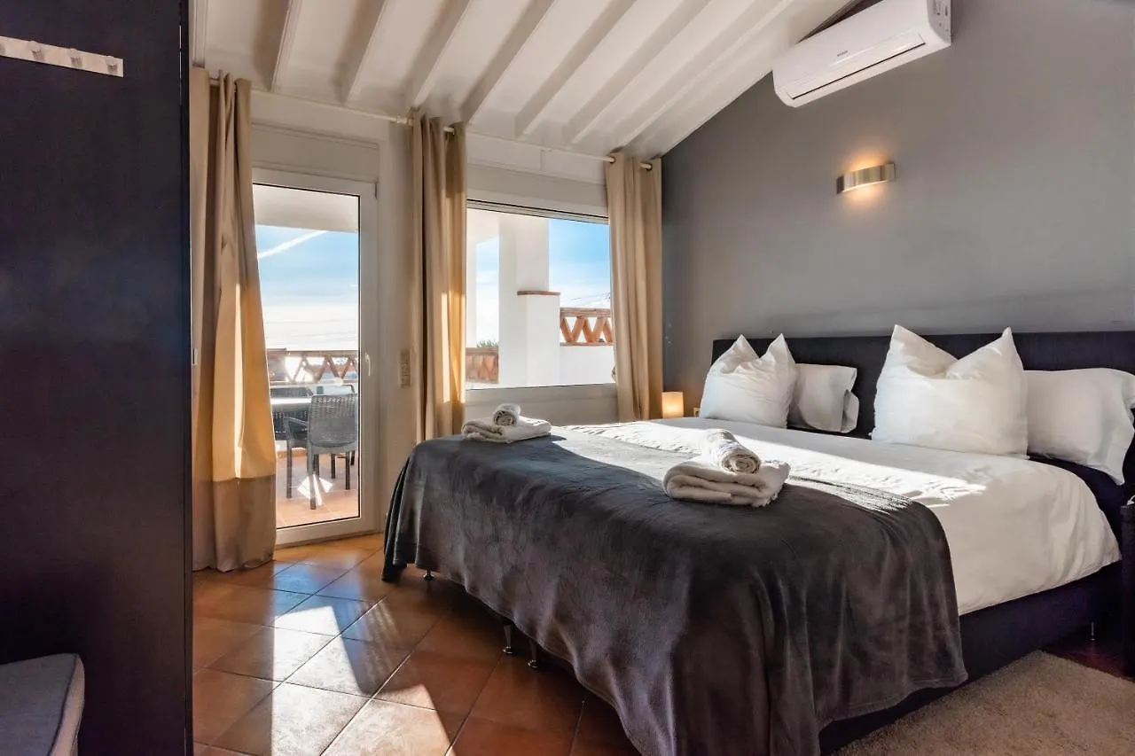 In The Second Line, Modern Beachfront Holiday Home In Costabella, Marbella 0*,