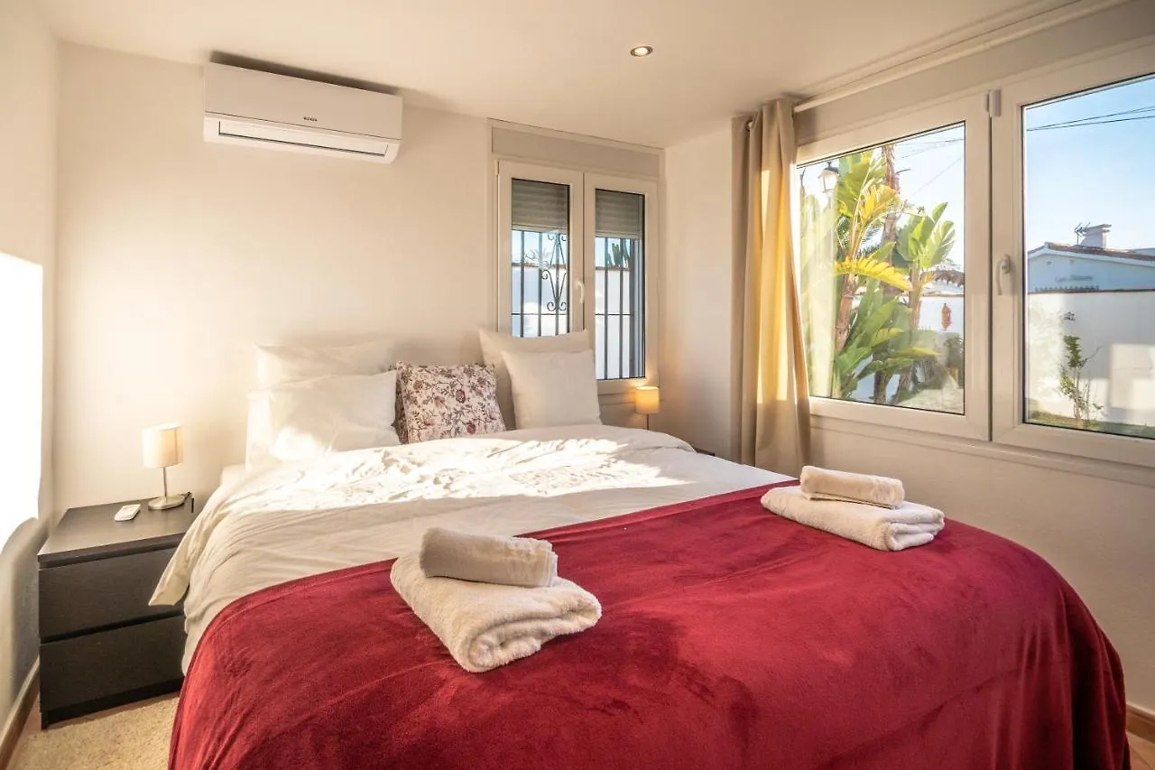 In The Second Line, Modern Beachfront Holiday Home In Costabella, Marbella